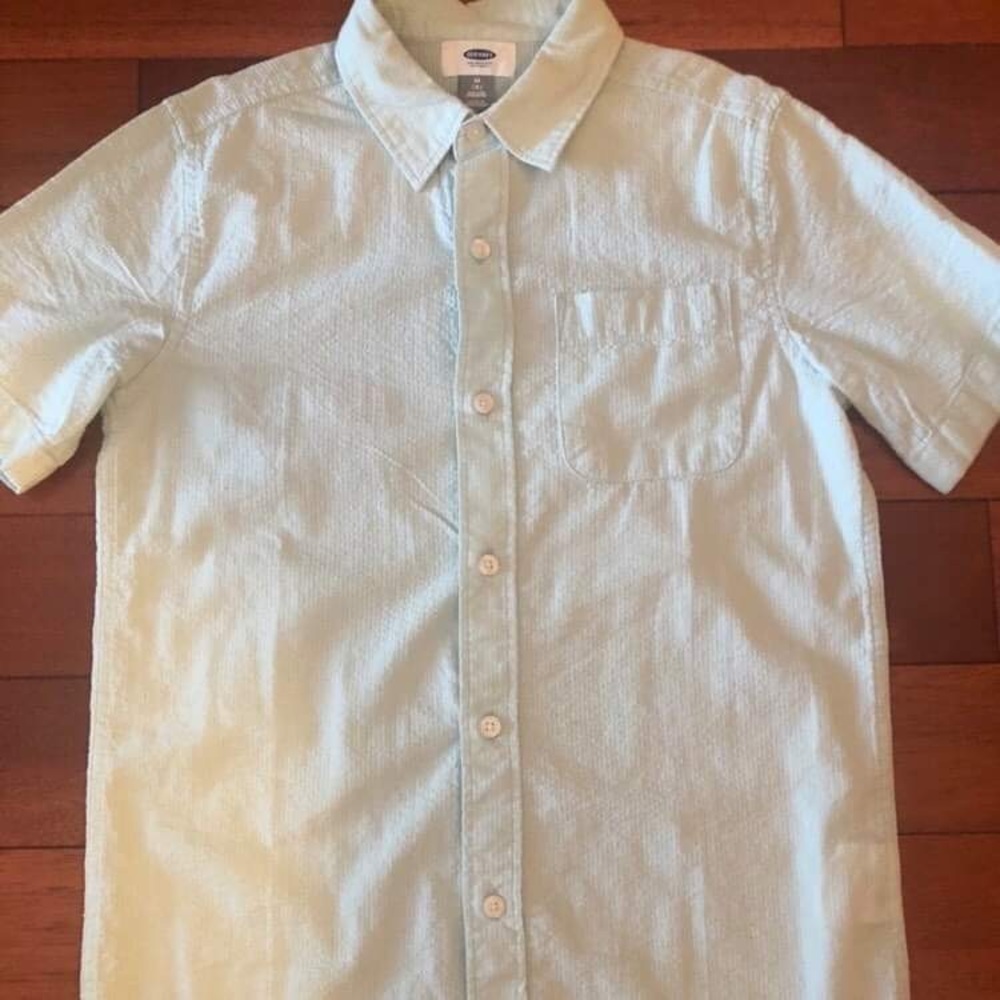 Short sleeve shirt, boys size 8 (m)